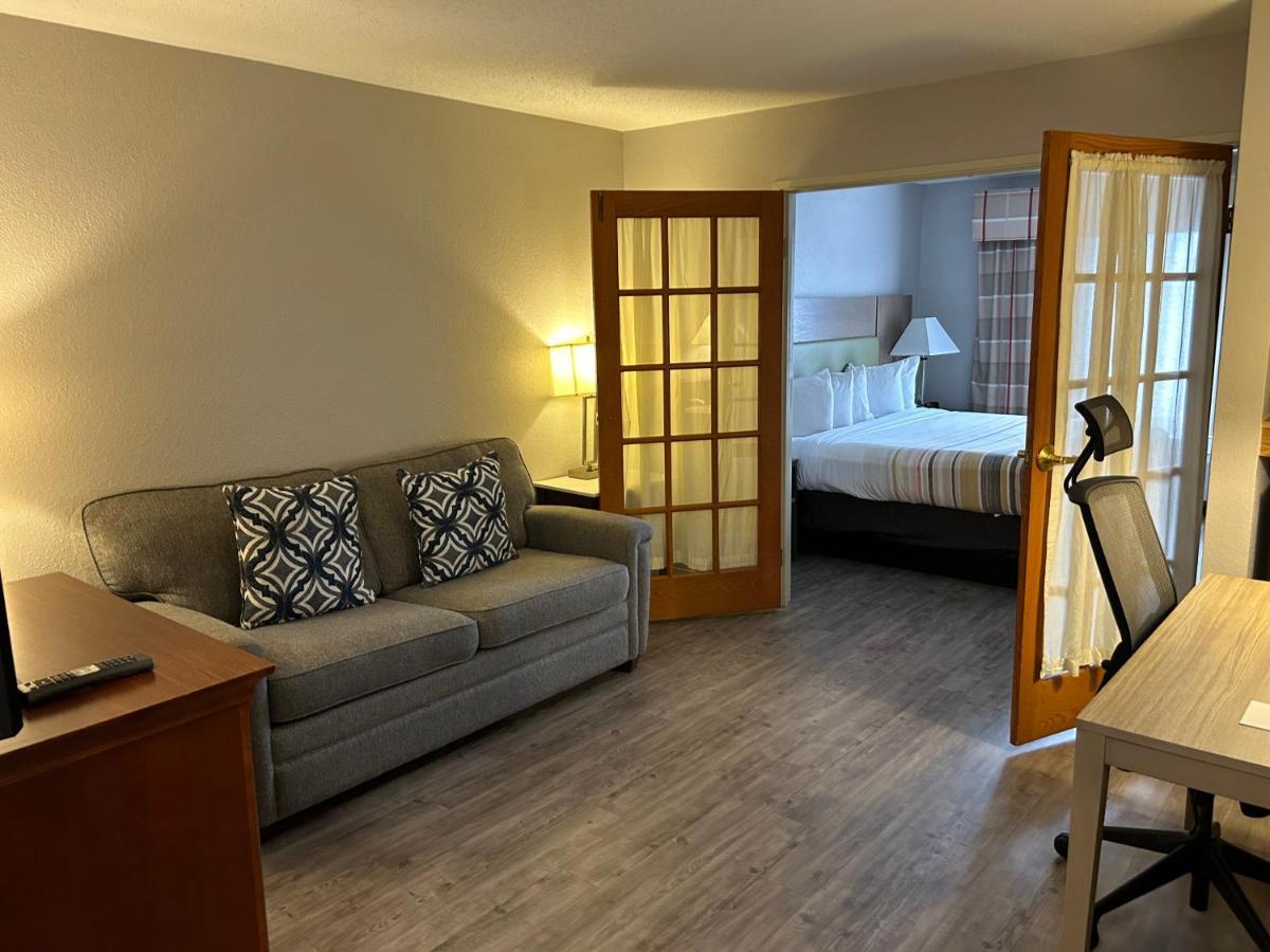 Country Inn & Suites By Radisson, Grand Rapids Airport, Mi Cascade Exterior foto
