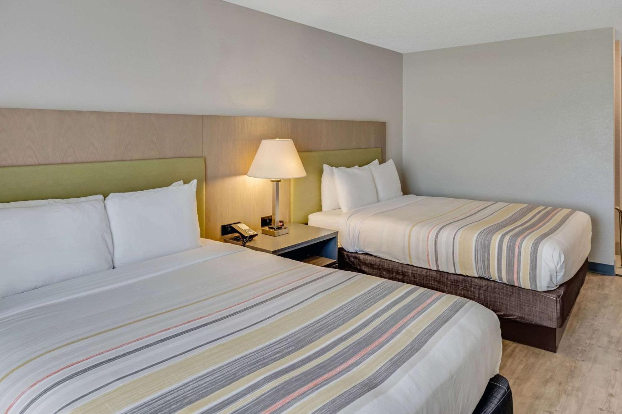 Country Inn & Suites By Radisson, Grand Rapids Airport, Mi Cascade Exterior foto